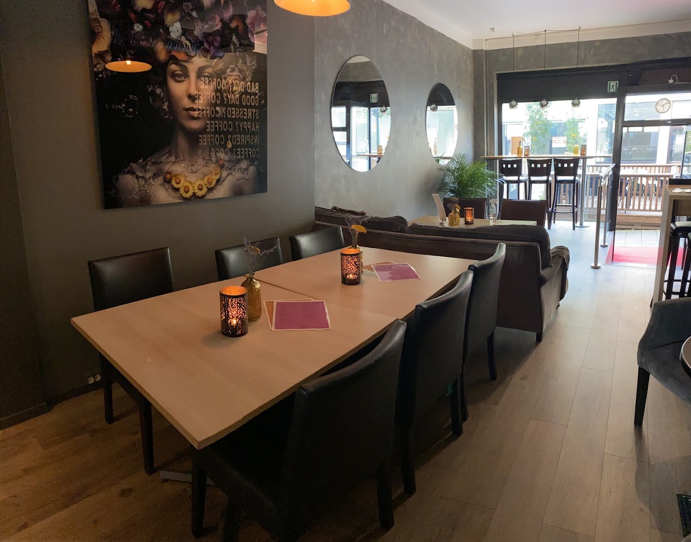 Bar 75 · Bilder 1
