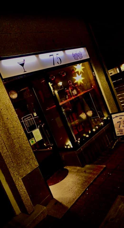 Bar 75 · Bilder 2